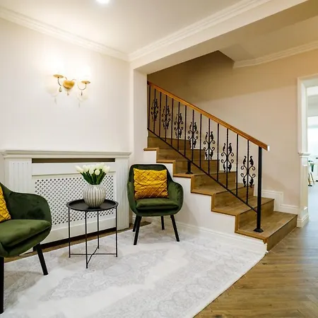 Pensiunea Casa Sturza بيت ضيافة باكاو